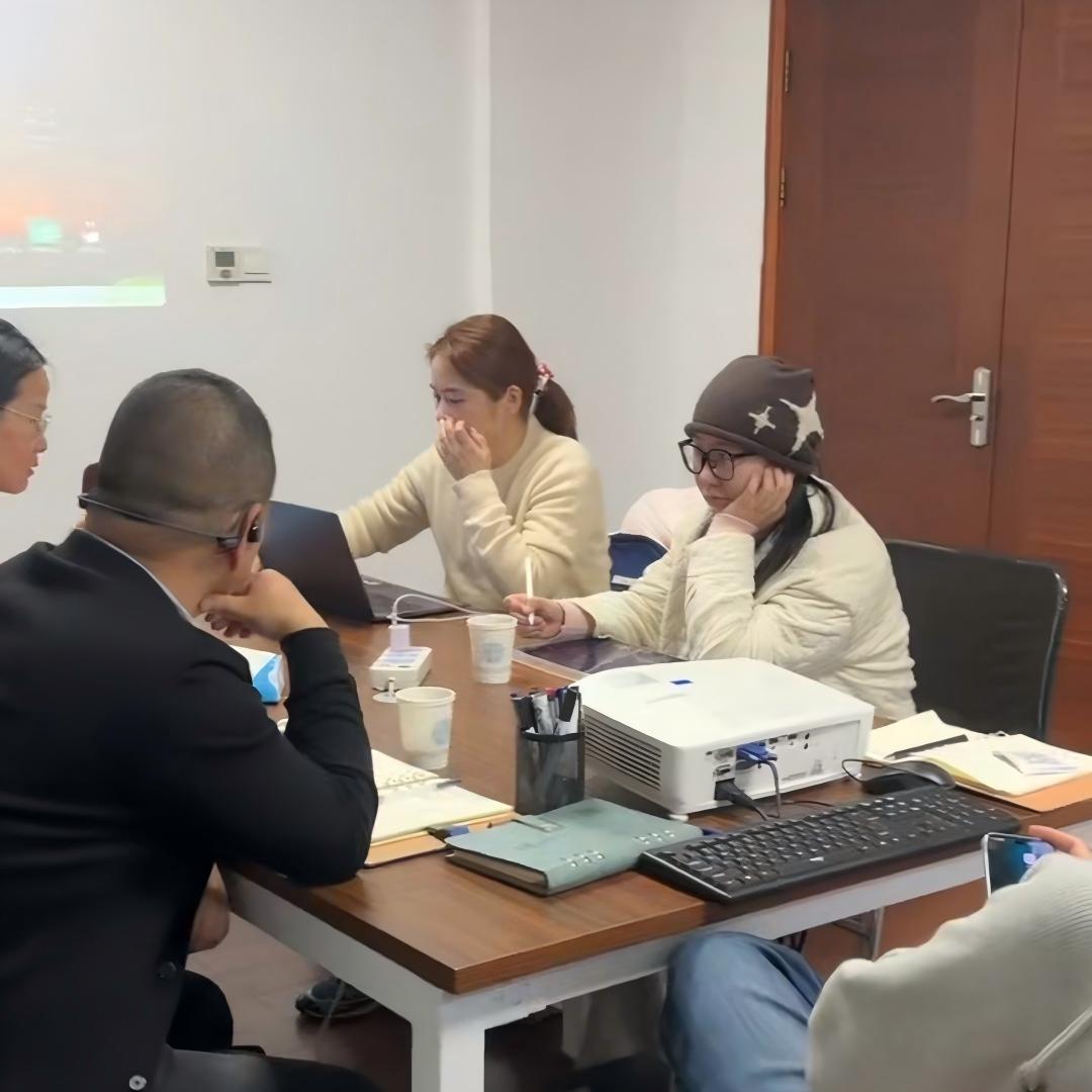 鄞州工业品网络营销 / 江苏包装厂老客户来访，与奥凯谈又一年的全网营销合作